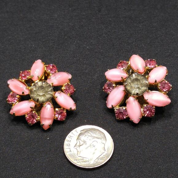 Vintage 1960s Art Glass Pink Rhinestone Clip Earrings, Gold Plated - Picture 10 of 10